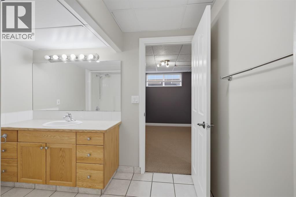 110 Ainsworth Crescent, Red Deer, Alberta  T4R 3B1 - Photo 36 - A2348656