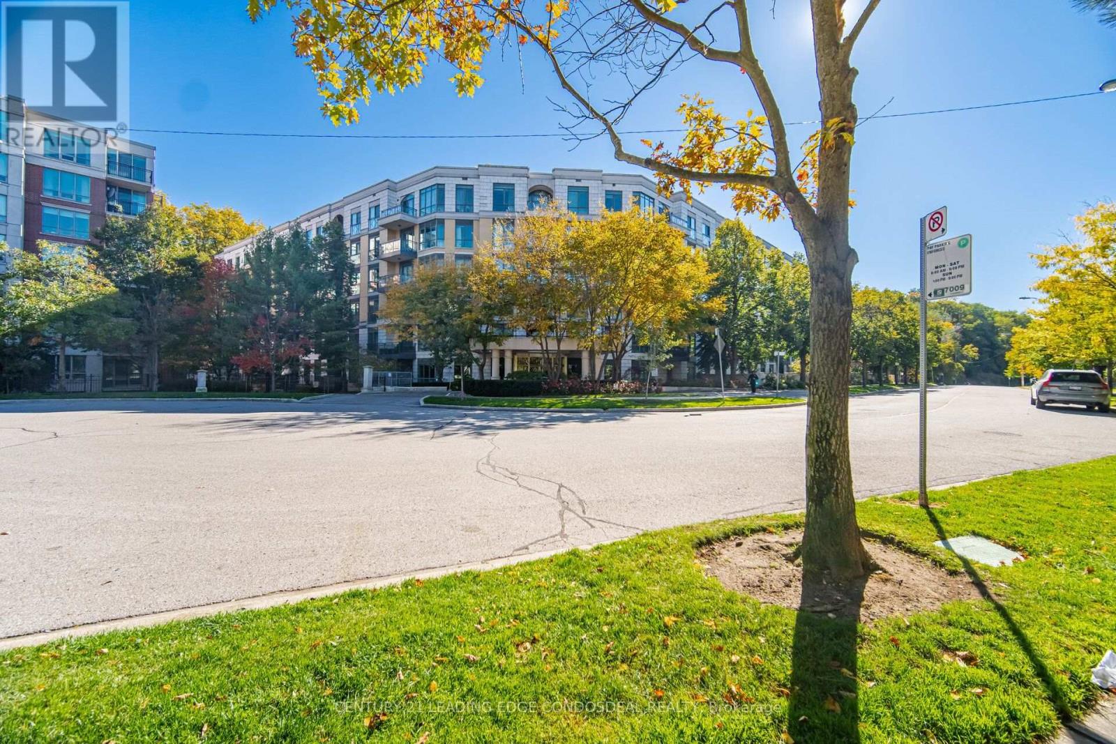 322 - 11 WILLIAM CARSON CRESCENT, Toronto, Ontario
