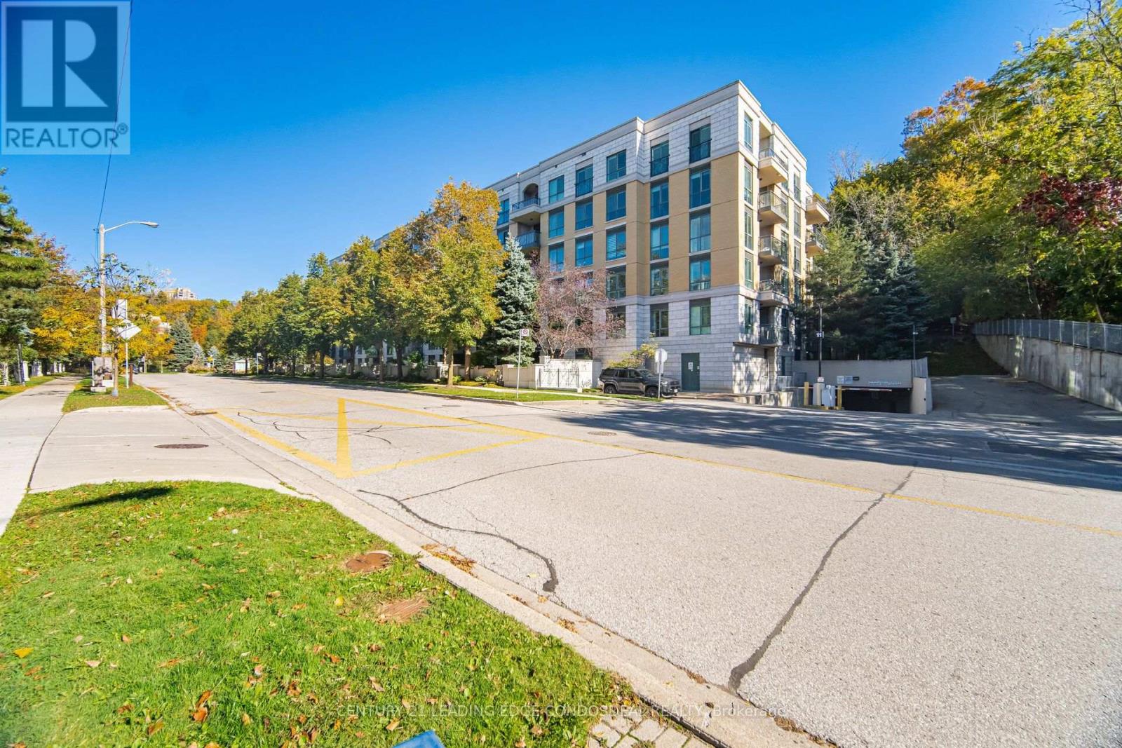 322 - 11 William Carson Crescent, Toronto, Ontario  M2P 2G1 - Photo 3 - C14100260