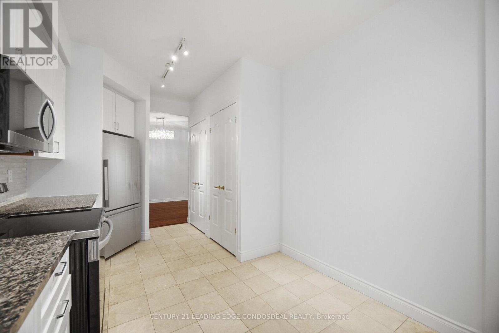 322 - 11 William Carson Crescent, Toronto, Ontario  M2P 2G1 - Photo 29 - C14100260