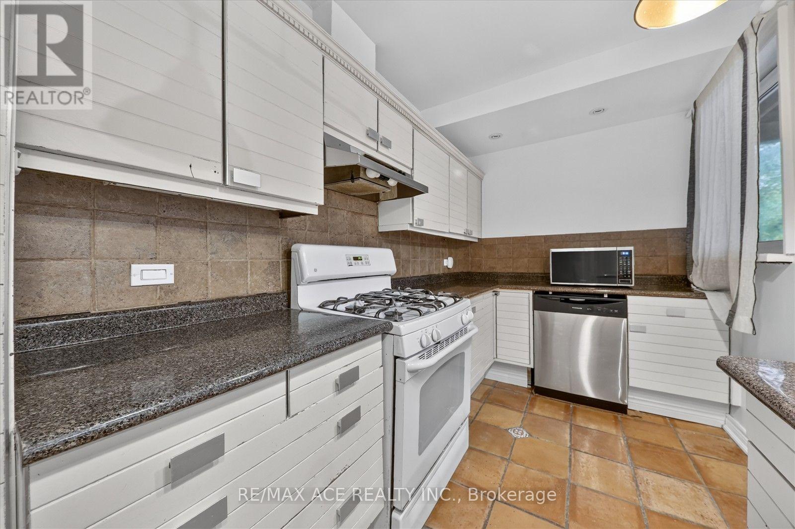Main - 3 Larwood Boulevard, Toronto, Ontario  M1M 2M4 - Photo 14 - E14097854