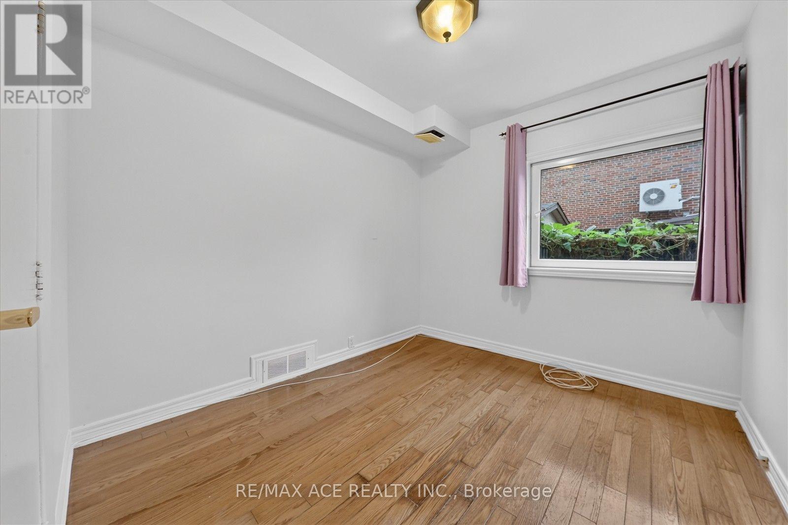 Main - 3 Larwood Boulevard, Toronto, Ontario  M1M 2M4 - Photo 20 - E14097854