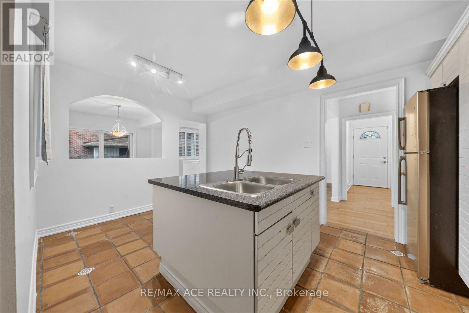 Main - 3 Larwood Boulevard, Toronto, Ontario  M1M 2M4 - Photo 15 - E14097854
