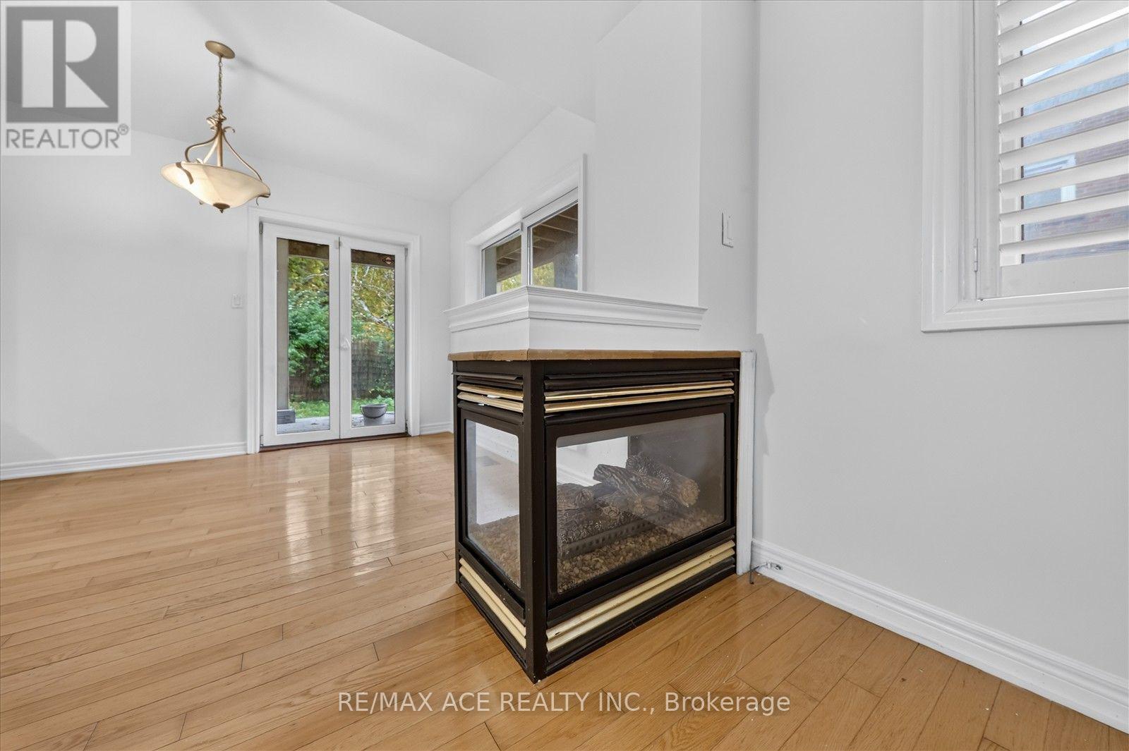 Main - 3 Larwood Boulevard, Toronto, Ontario  M1M 2M4 - Photo 9 - E14097854