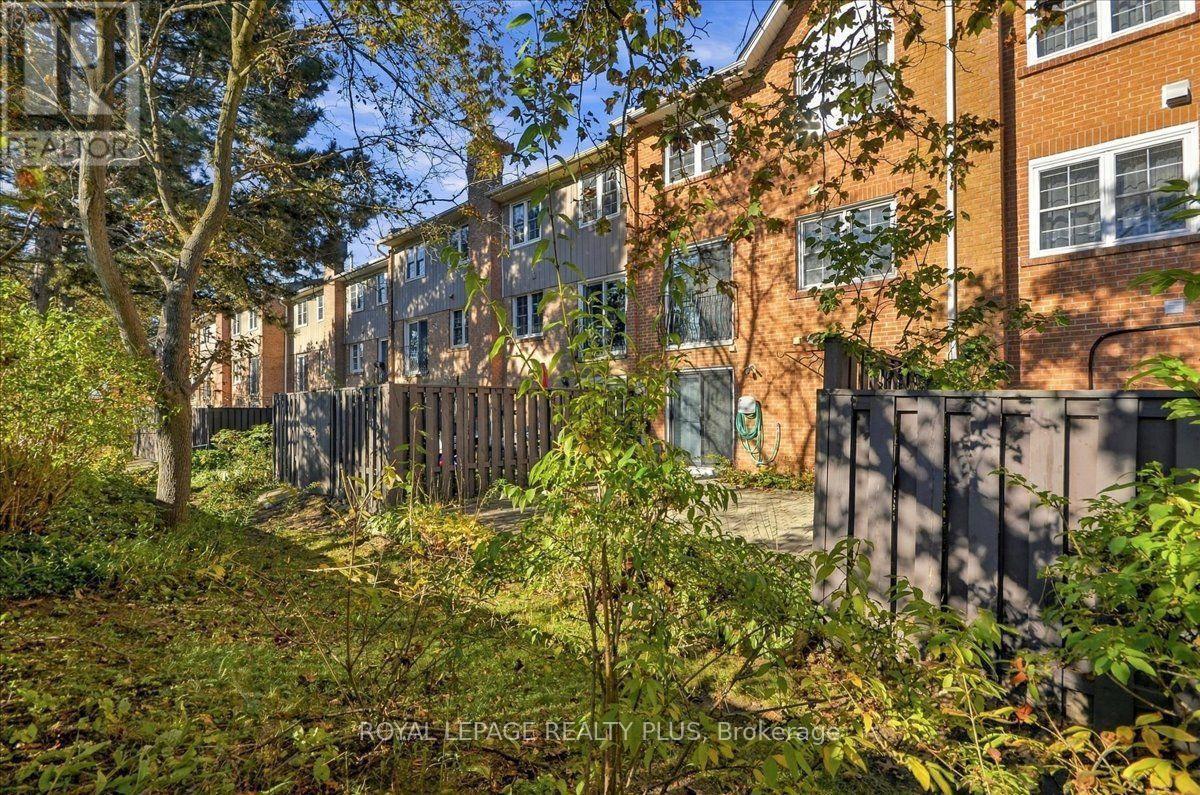 4 - 1951 Rathburn Road E, Mississauga, Ontario  L4W 2N9 - Photo 37 - W14100380