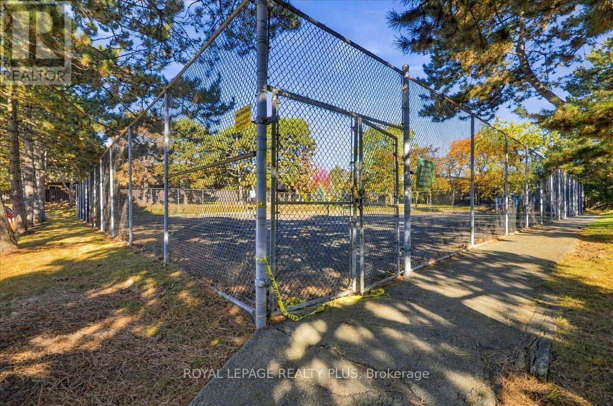 4 - 1951 Rathburn Road E, Mississauga, Ontario  L4W 2N9 - Photo 40 - W14100380