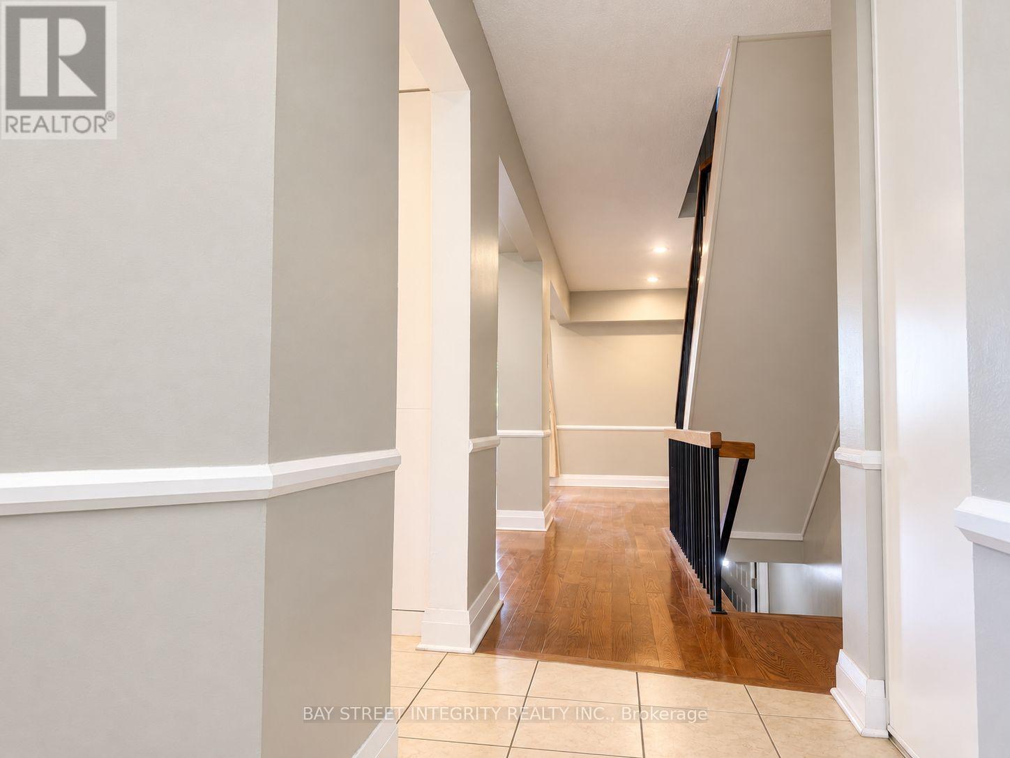 29 - 1580 Lancaster Drive, Oakville, Ontario  L6H 2Z5 - Photo 5 - W14100390