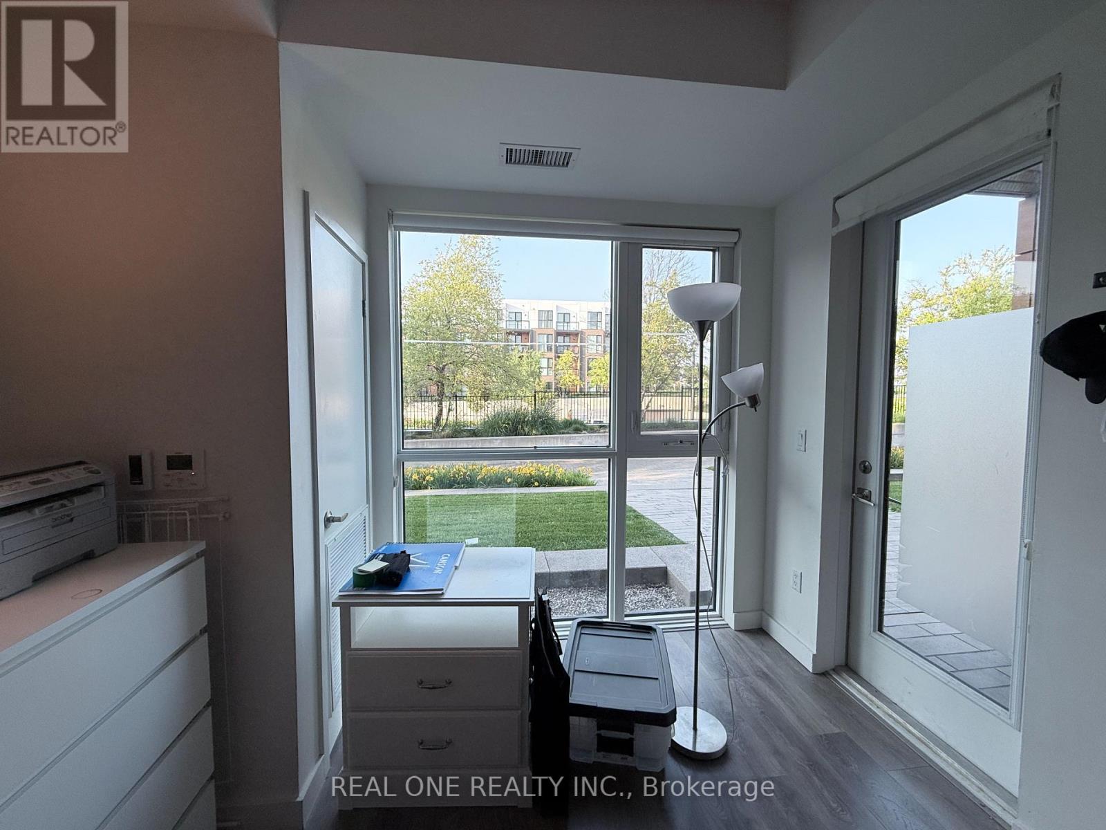 115 - 168 Sabina Drive, Oakville, Ontario  L6H 0W5 - Photo 6 - W14100412