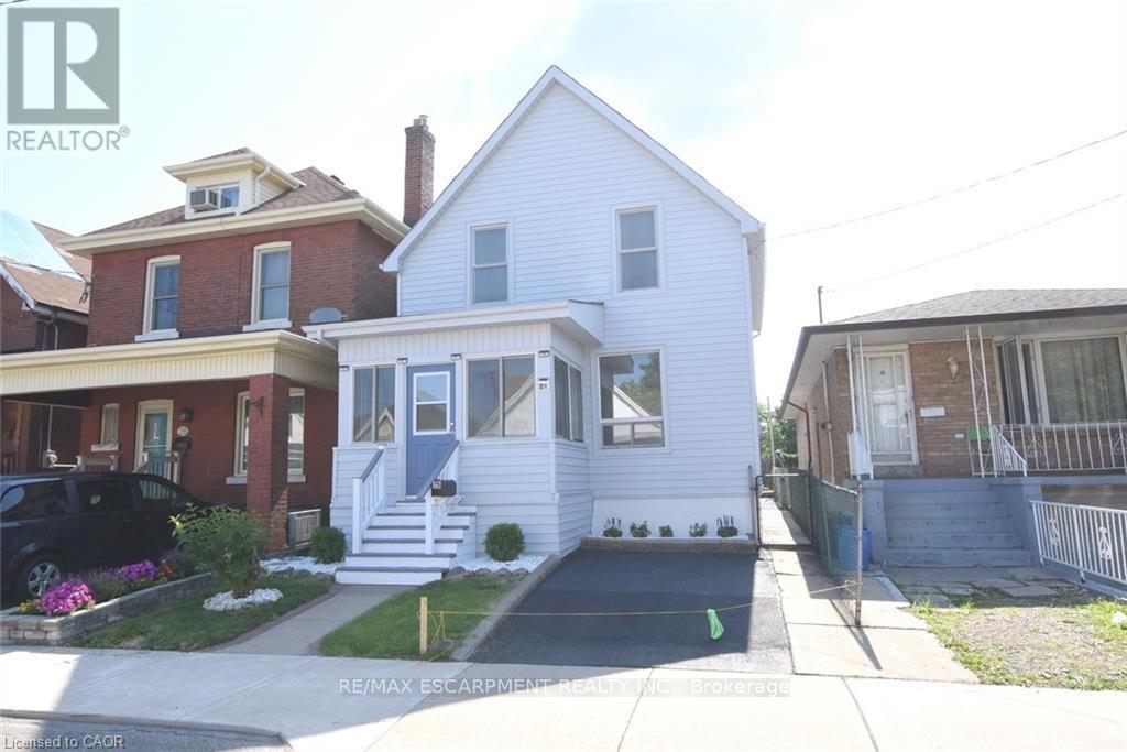 26 FAIRVIEW AVENUE, Hamilton, Ontario
