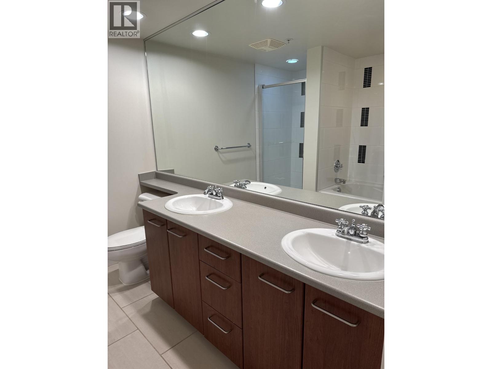 307 4333 Central Boulevard, Burnaby, British Columbia  V5H 4W8 - Photo 8 - R3173870