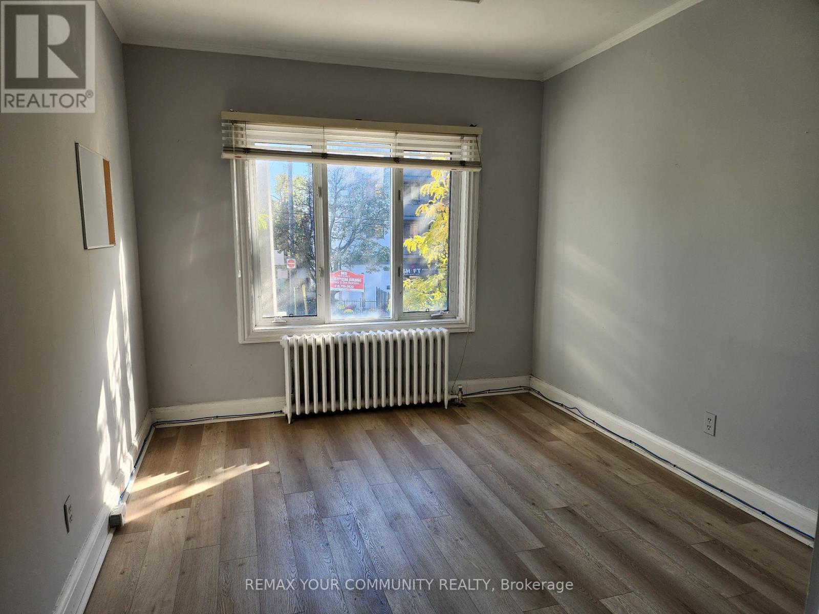 Upper - 1018 Eglinton Avenue, Toronto, Ontario  M6C 2C5 - Photo 13 - C14097334