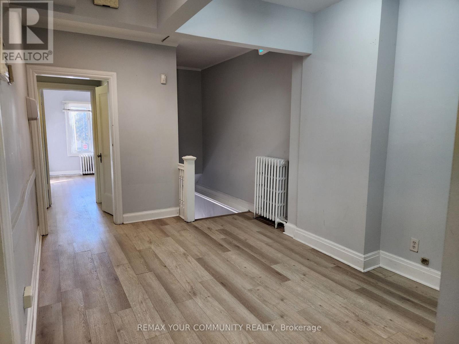Upper - 1018 Eglinton Avenue, Toronto, Ontario  M6C 2C5 - Photo 4 - C14097334