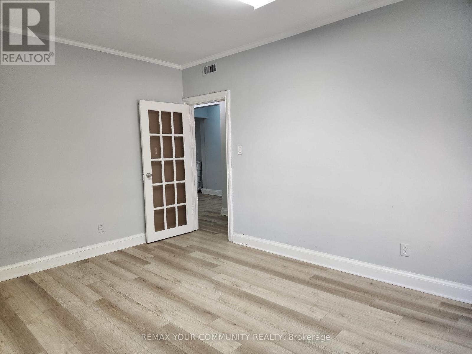 Upper - 1018 Eglinton Avenue, Toronto, Ontario  M6C 2C5 - Photo 9 - C14097334
