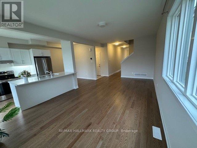 521 Galanthus Walk, Ottawa, Ontario  K2W 0N3 - Photo 11 - X14100434