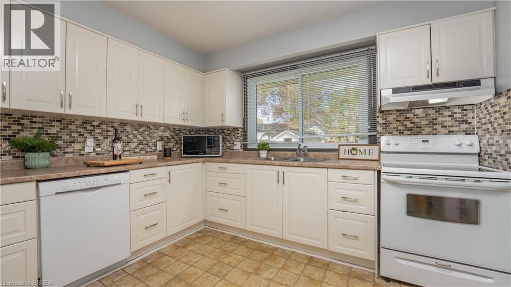 10 Aaron Place, Brantford, Ontario  N3R 2S8 - Photo 9 - 40872525