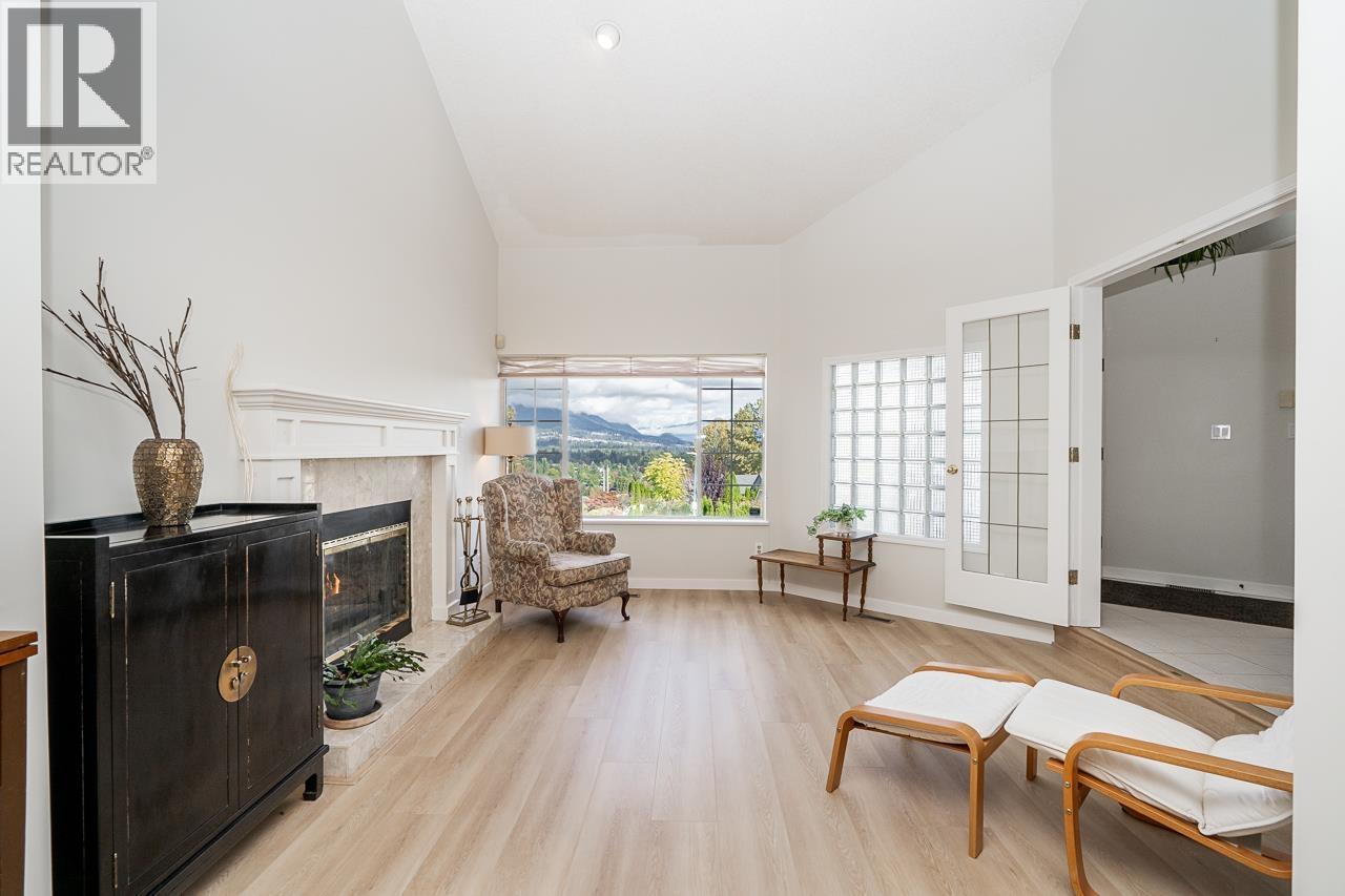 2917 Kalamalka Drive, Coquitlam, British Columbia  V3C 5Z7 - Photo 4 - R3177276