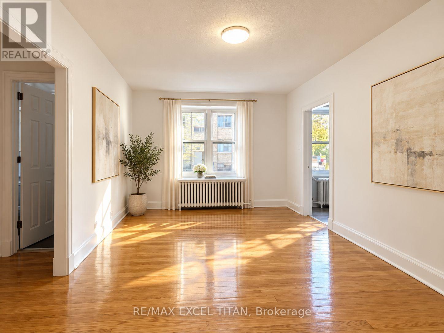 4 - 1 Mallory Gardens, Toronto (Yonge-St. Clair), Ontario  M4V 2A6 - Photo 3 - C14100448