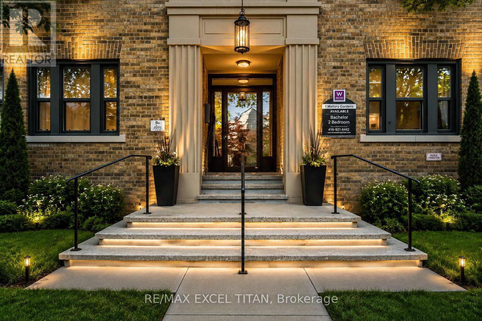 43 - 1 MALLORY GARDENS, toronto (yonge-st. clair), Ontario