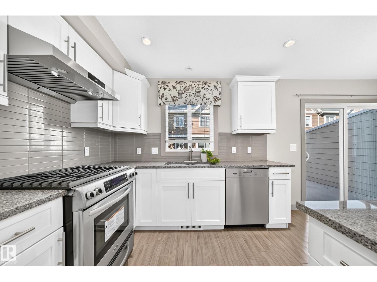 #33 1150 WINDERMERE WY SW