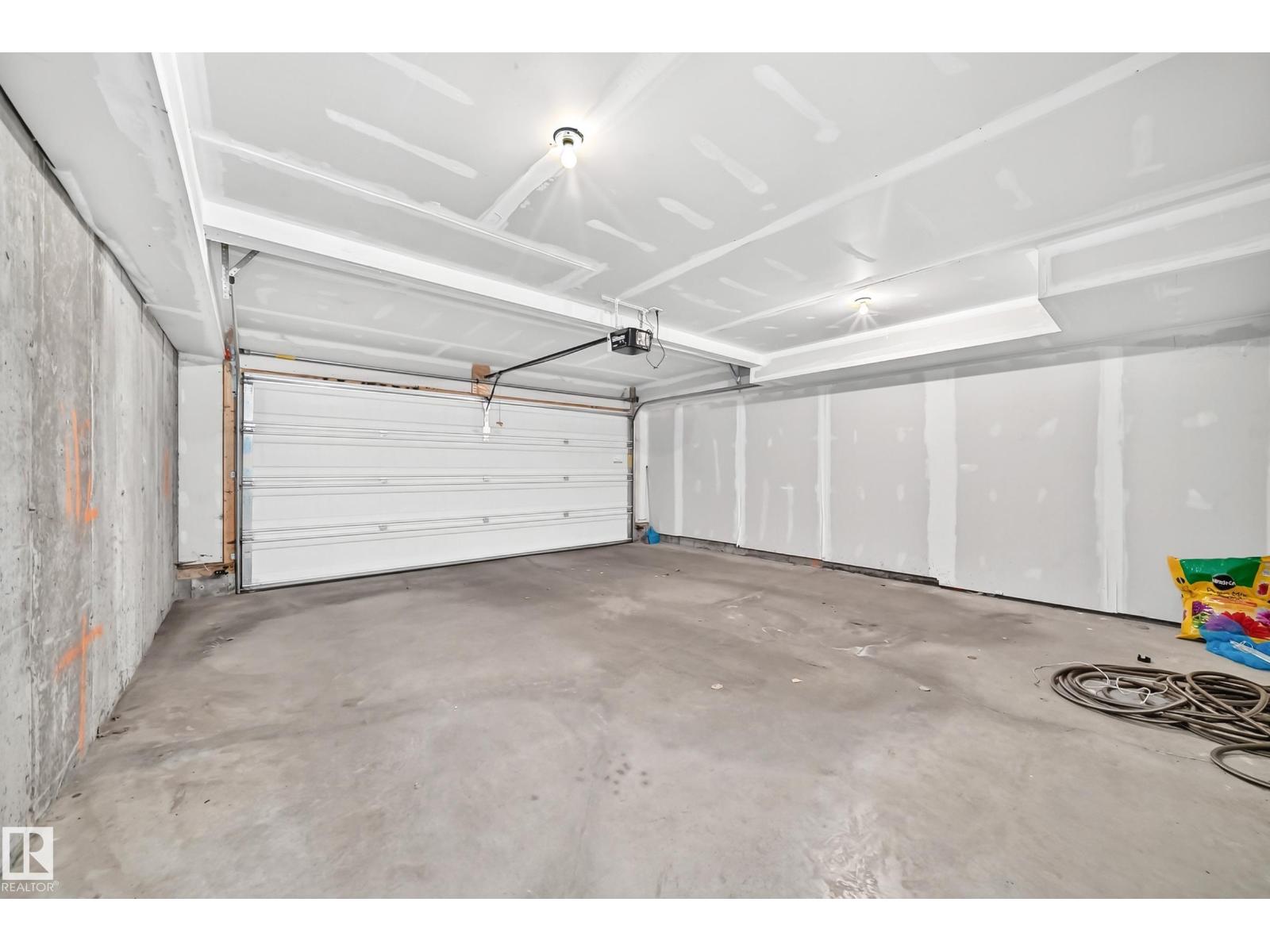 #33 1150 WINDERMERE WY SW