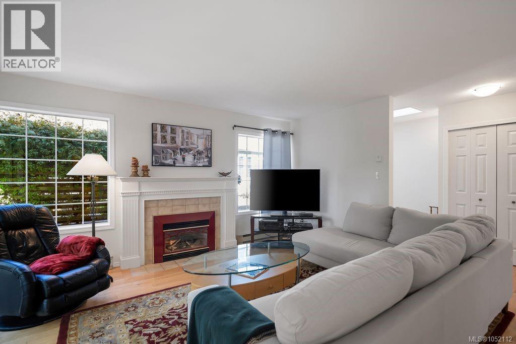 2594 Sinclair Rd