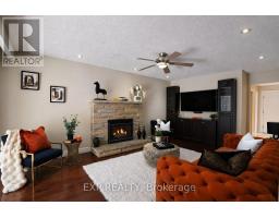74 HENDERSON DRIVE, Whitby, Ontario
