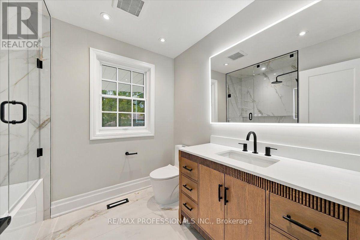53 Edenvale Crescent, Toronto, Ontario  M9A 4A5 - Photo 32 - W13845826