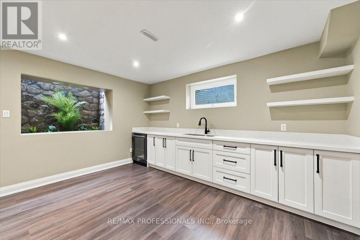 53 Edenvale Crescent, Toronto, Ontario  M9A 4A5 - Photo 38 - W13845826