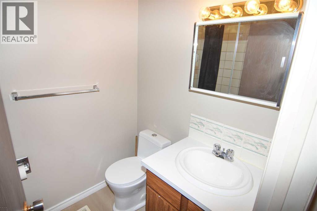 412 Abadan Place NE