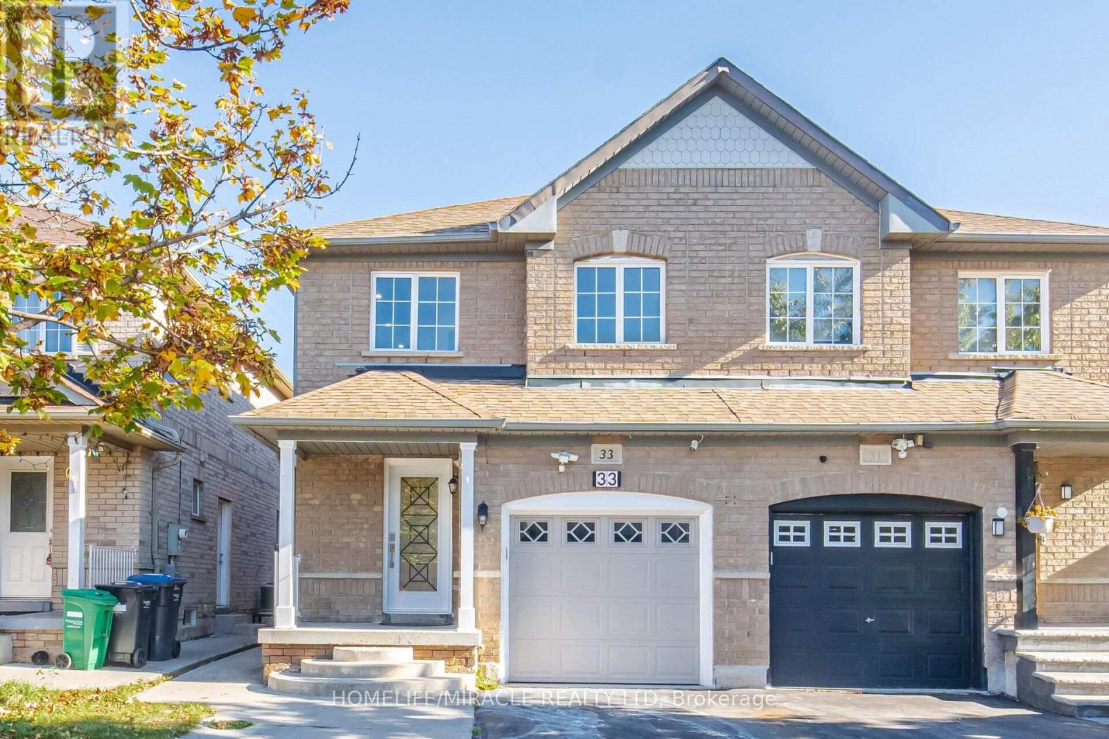 33 Ridgefield Court, Brampton, Ontario  L6P 1B4 - Photo 2 - W14100410