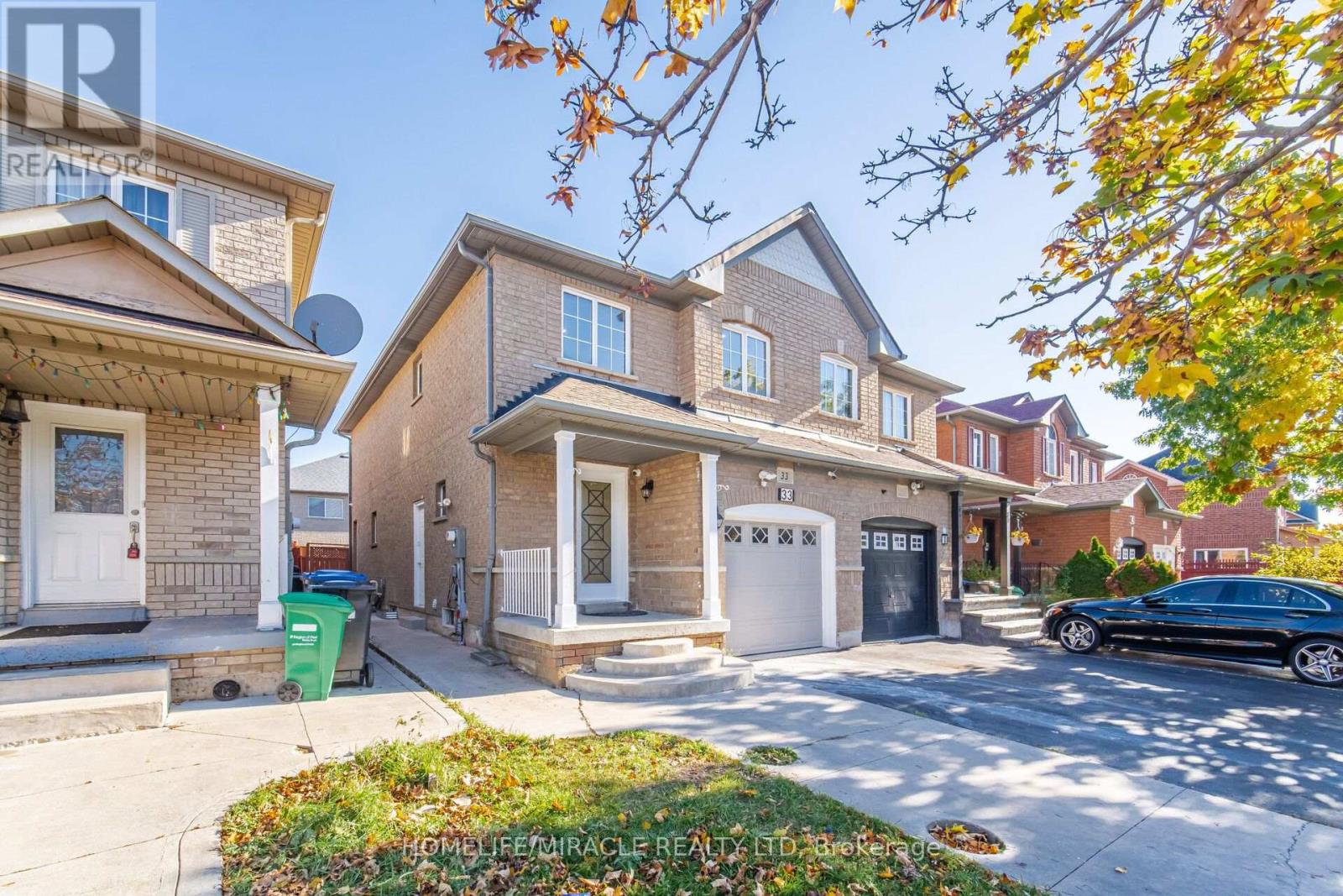 33 Ridgefield Court, Brampton, Ontario  L6P 1B4 - Photo 3 - W14100410