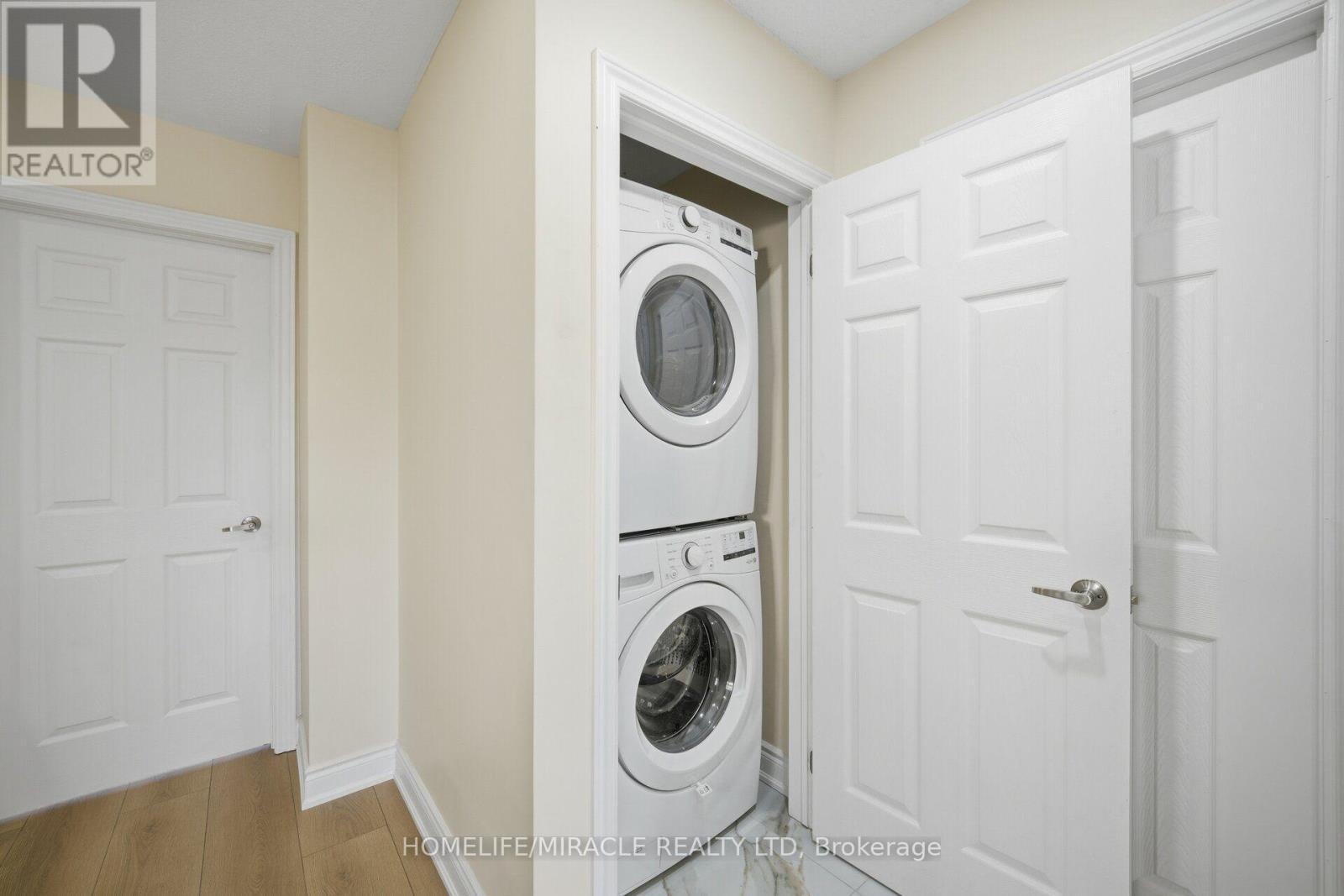 33 Ridgefield Court, Brampton, Ontario  L6P 1B4 - Photo 32 - W14100410