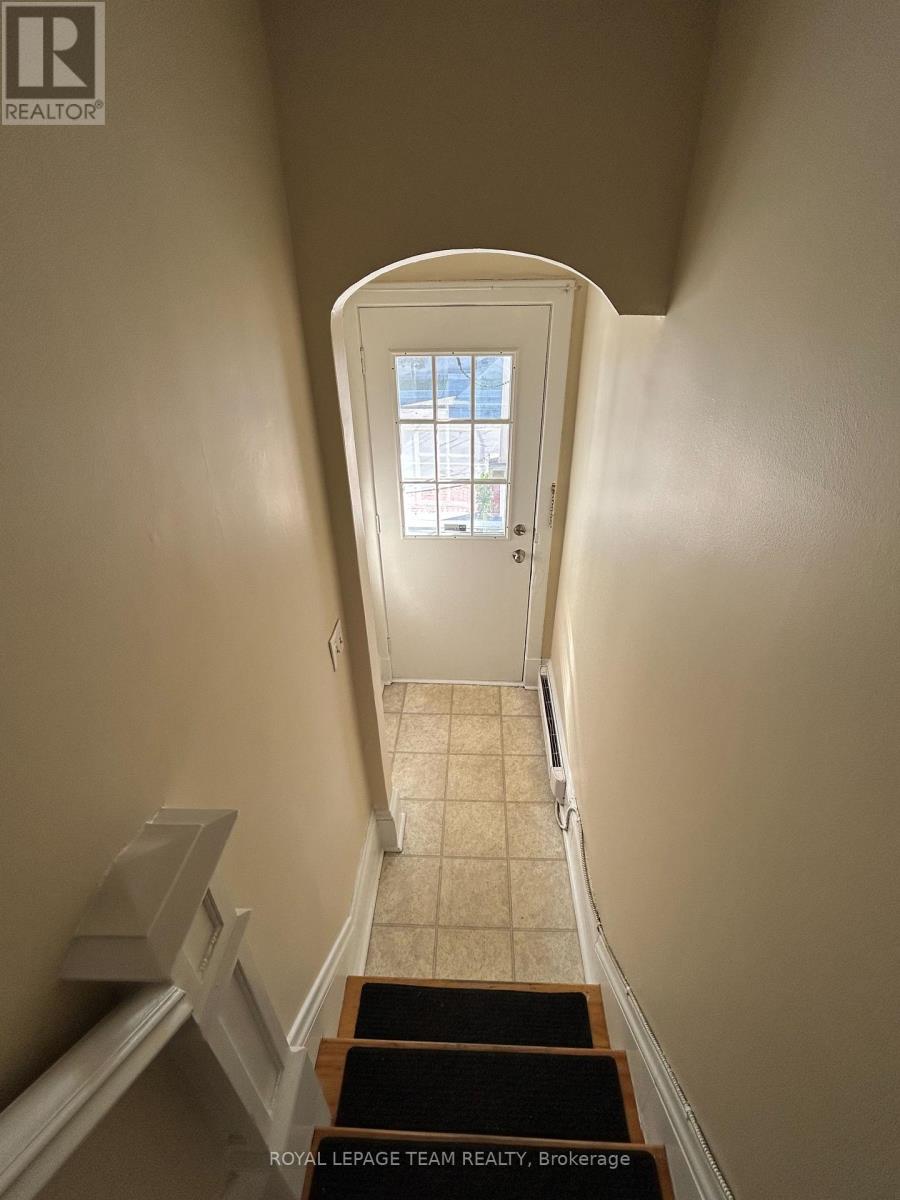 B - 427 Sunnyside Avenue, Ottawa, Ontario  K1S 0S6 - Photo 2 - X13879678