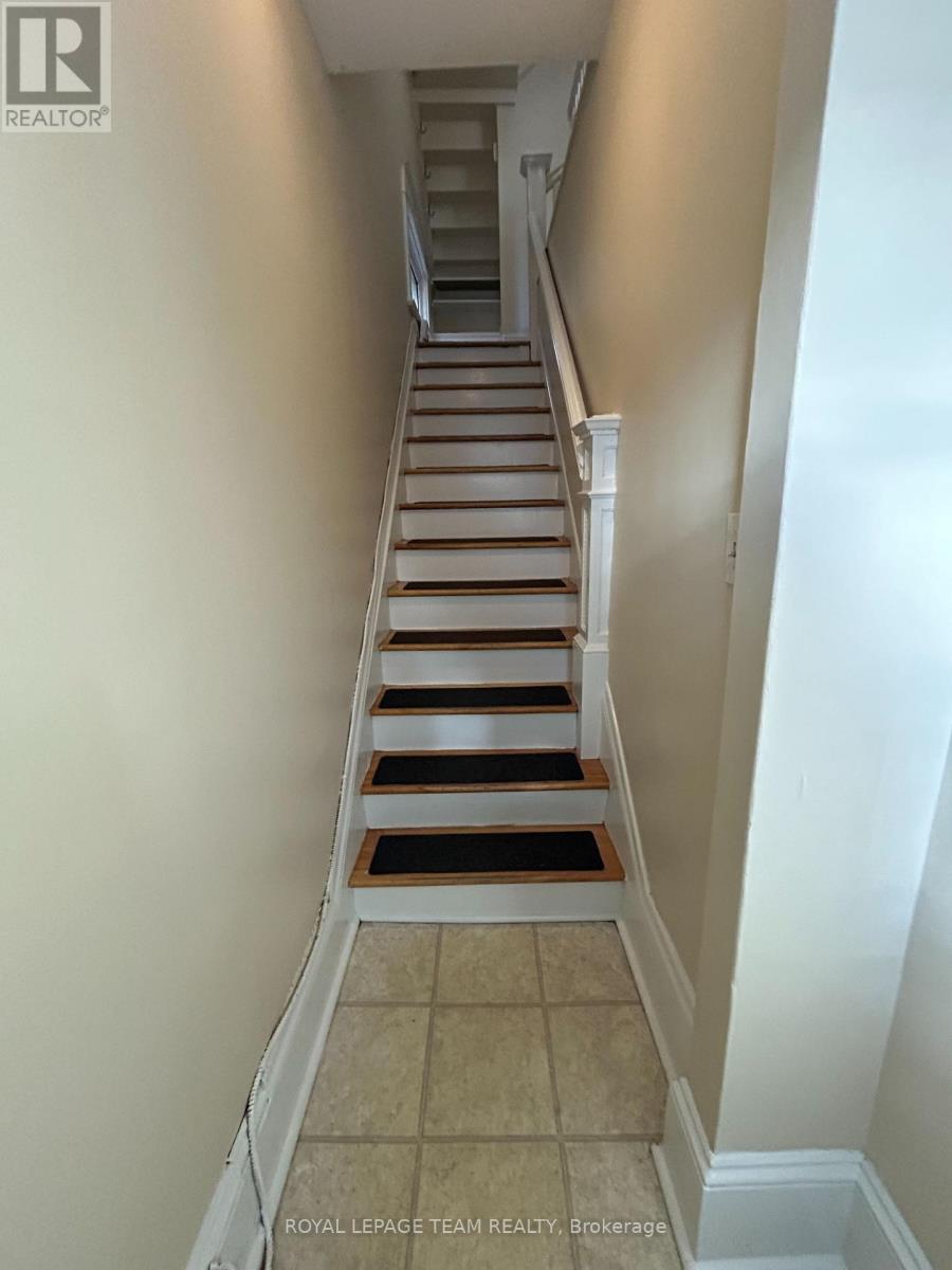 B - 427 Sunnyside Avenue, Ottawa, Ontario  K1S 0S6 - Photo 3 - X13879678
