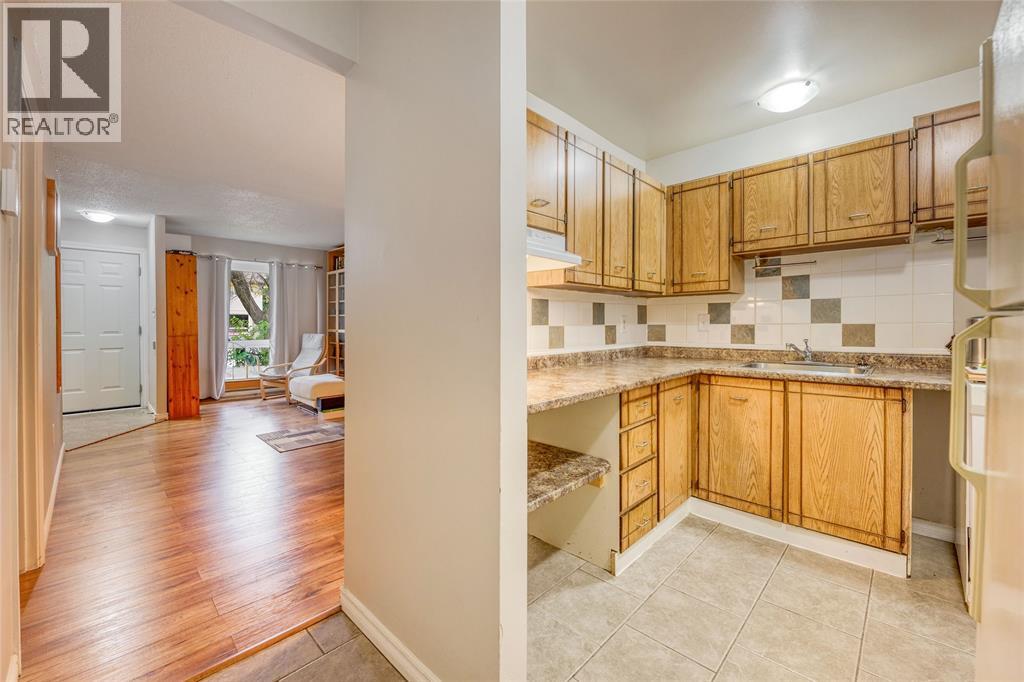 243 Hampton Avenue Unit# 13, Sarnia, Ontario  N7S 4Y7 - Photo 8 - 26023563