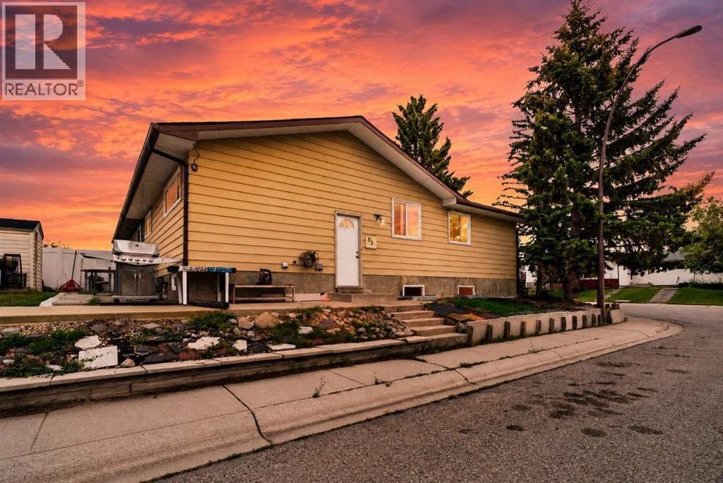 53 Queen Isabella Close SE