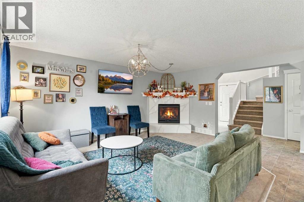 27 Chapman Close Se, Calgary, Alberta  T2X 3S8 - Photo 8 - A2349578