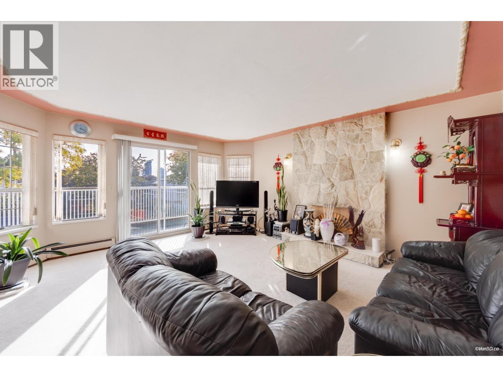 4317 Georgia Street, Burnaby, British Columbia  V5C 2T9 - Photo 3 - R3177278