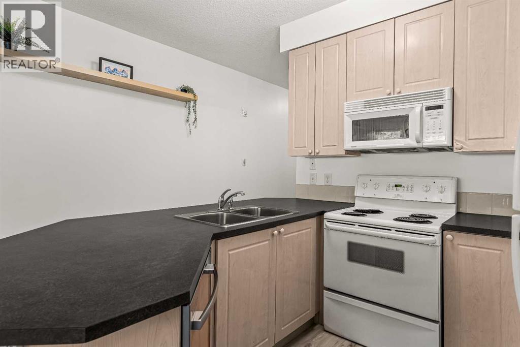120, 176 Kananaskis Way Way