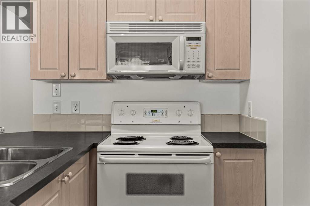 120, 176 Kananaskis Way Way