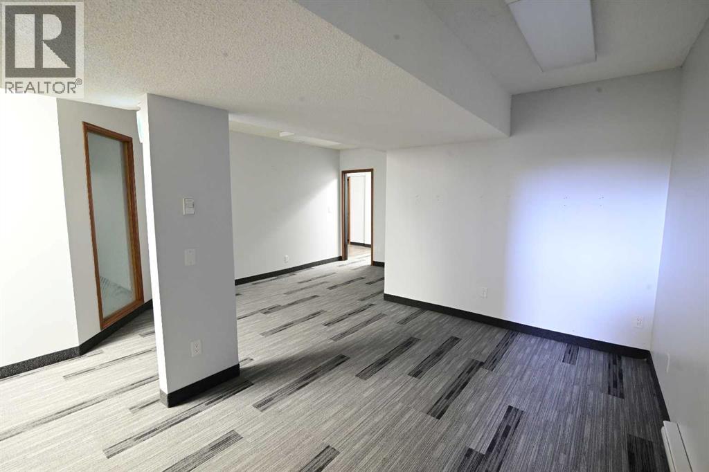 #200, 2115 Sirocco Drive SW, Calgary, Alberta  T3H 5P1 - Photo 2 - A2350116