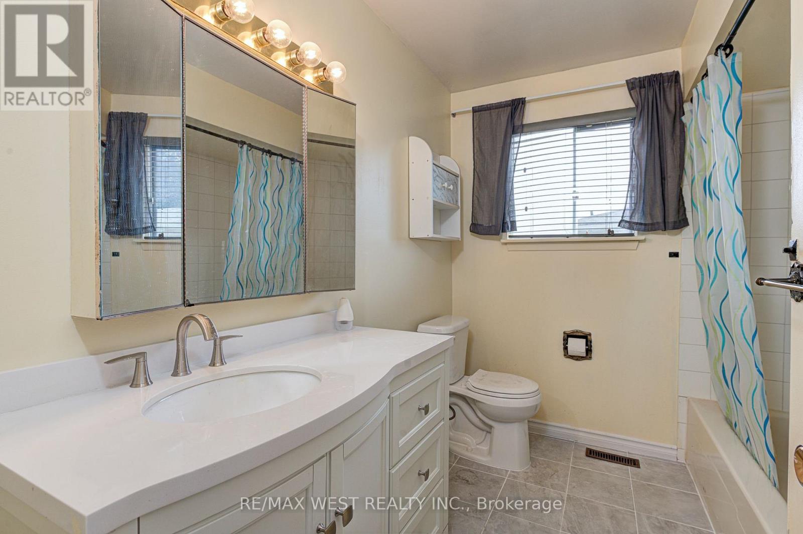 Upper Lvl - 18 Glenforest Road, Brampton, Ontario  L6S 1K6 - Photo 21 - W14100504