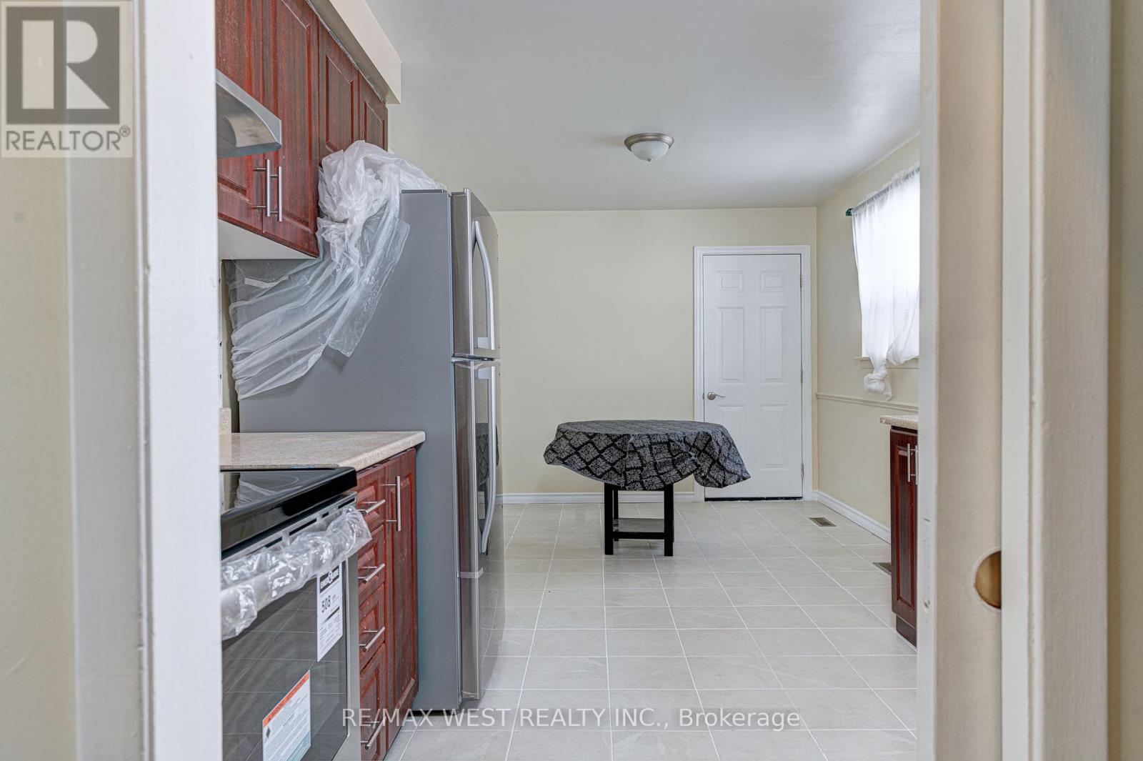 Upper Lvl - 18 Glenforest Road, Brampton, Ontario  L6S 1K6 - Photo 4 - W14100504