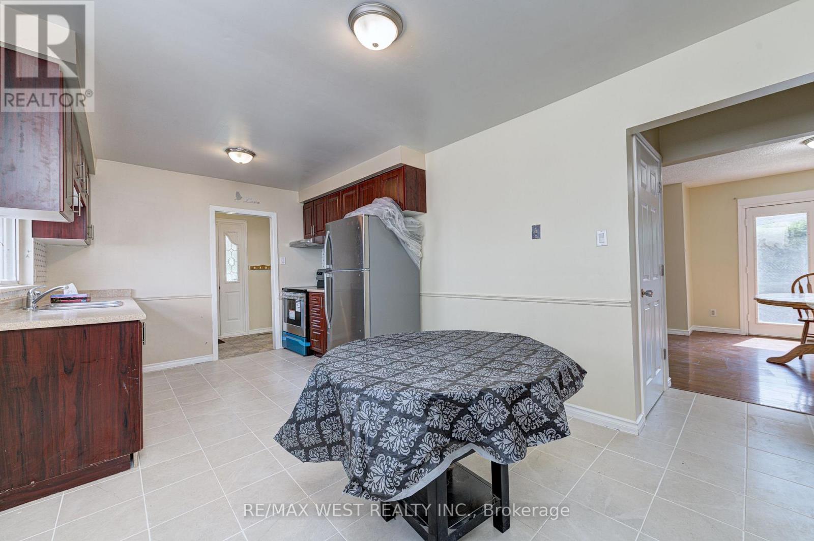 Upper Lvl - 18 Glenforest Road, Brampton, Ontario  L6S 1K6 - Photo 7 - W14100504