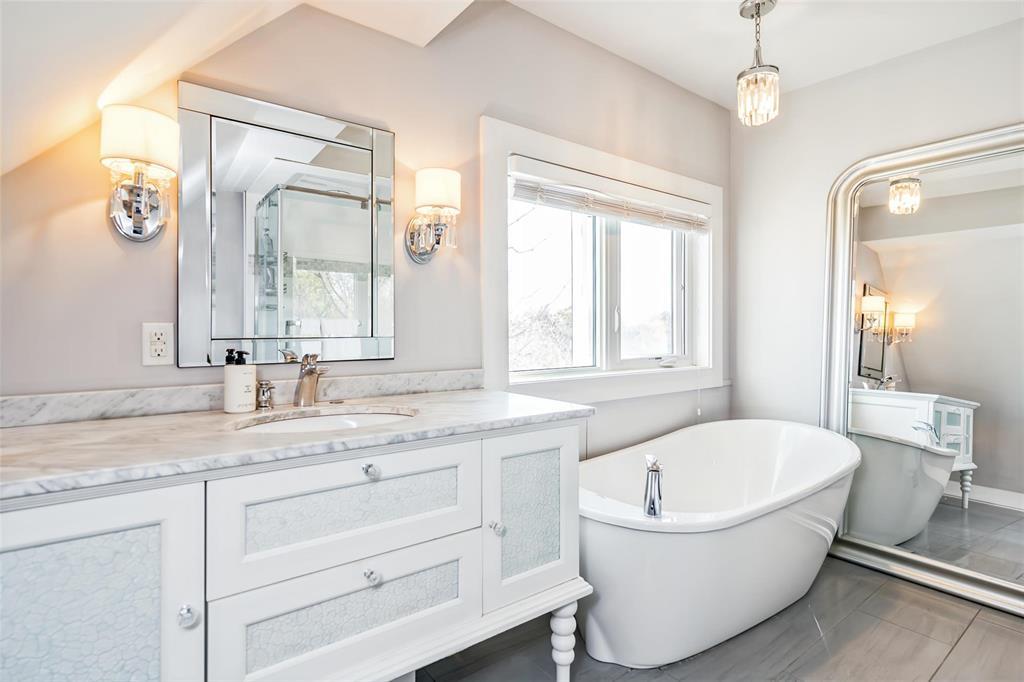 937 North Drive, Winnipeg, Manitoba  R3T 0A9 - Photo 3 - 202626212