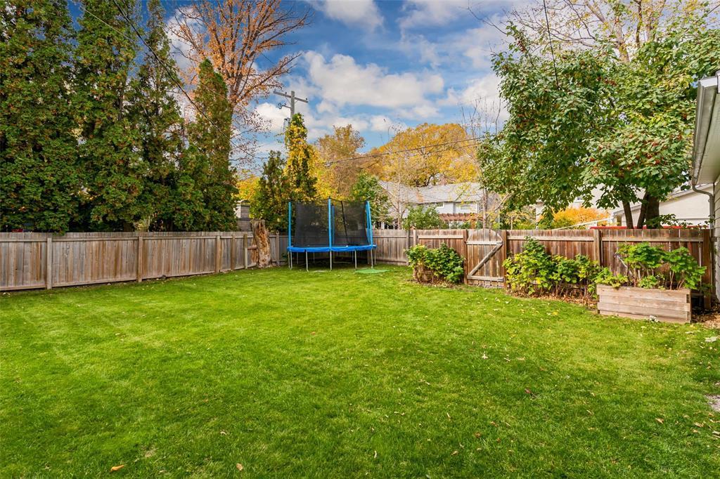 937 North Drive, Winnipeg, Manitoba  R3T 0A9 - Photo 37 - 202626212