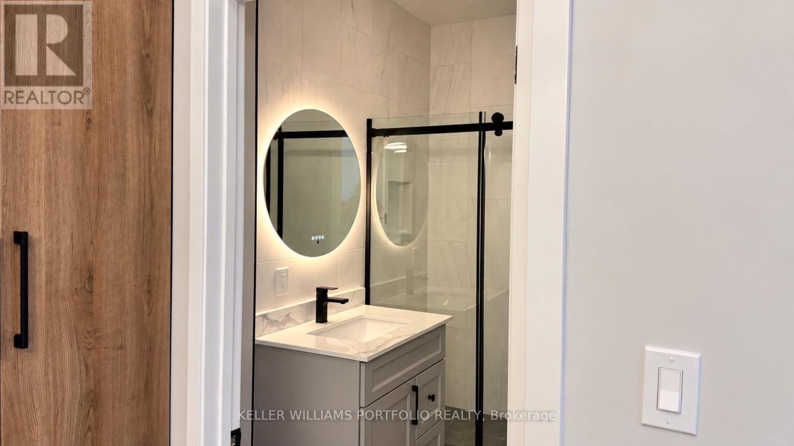 Laneway House - 71a Chisholm Avenue, Toronto, Ontario  M4C 4V1 - Photo 10 - E14096800