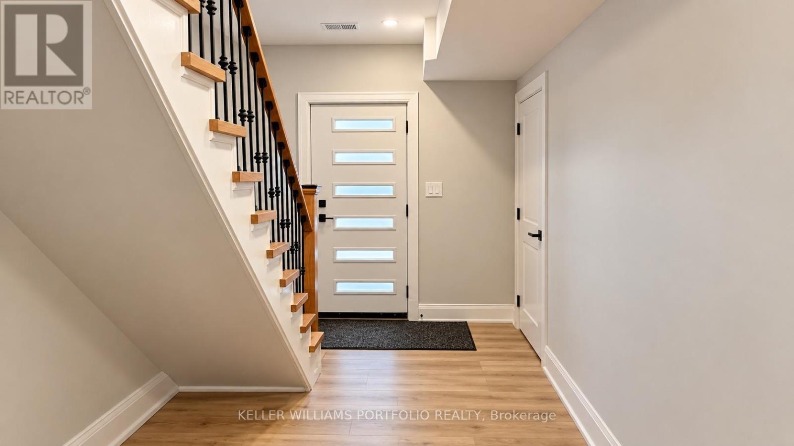 Laneway House - 71a Chisholm Avenue, Toronto, Ontario  M4C 4V1 - Photo 5 - E14096800