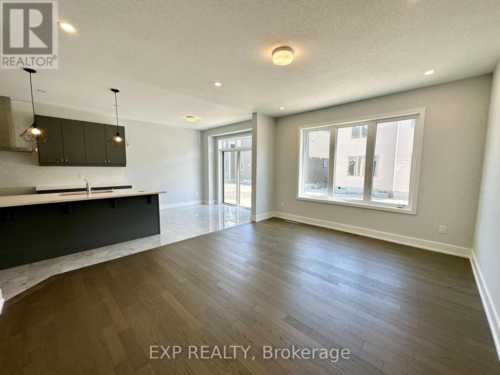 623 Cygnus Street, Ottawa, Ontario  K2J 7A9 - Photo 3 - X14100528
