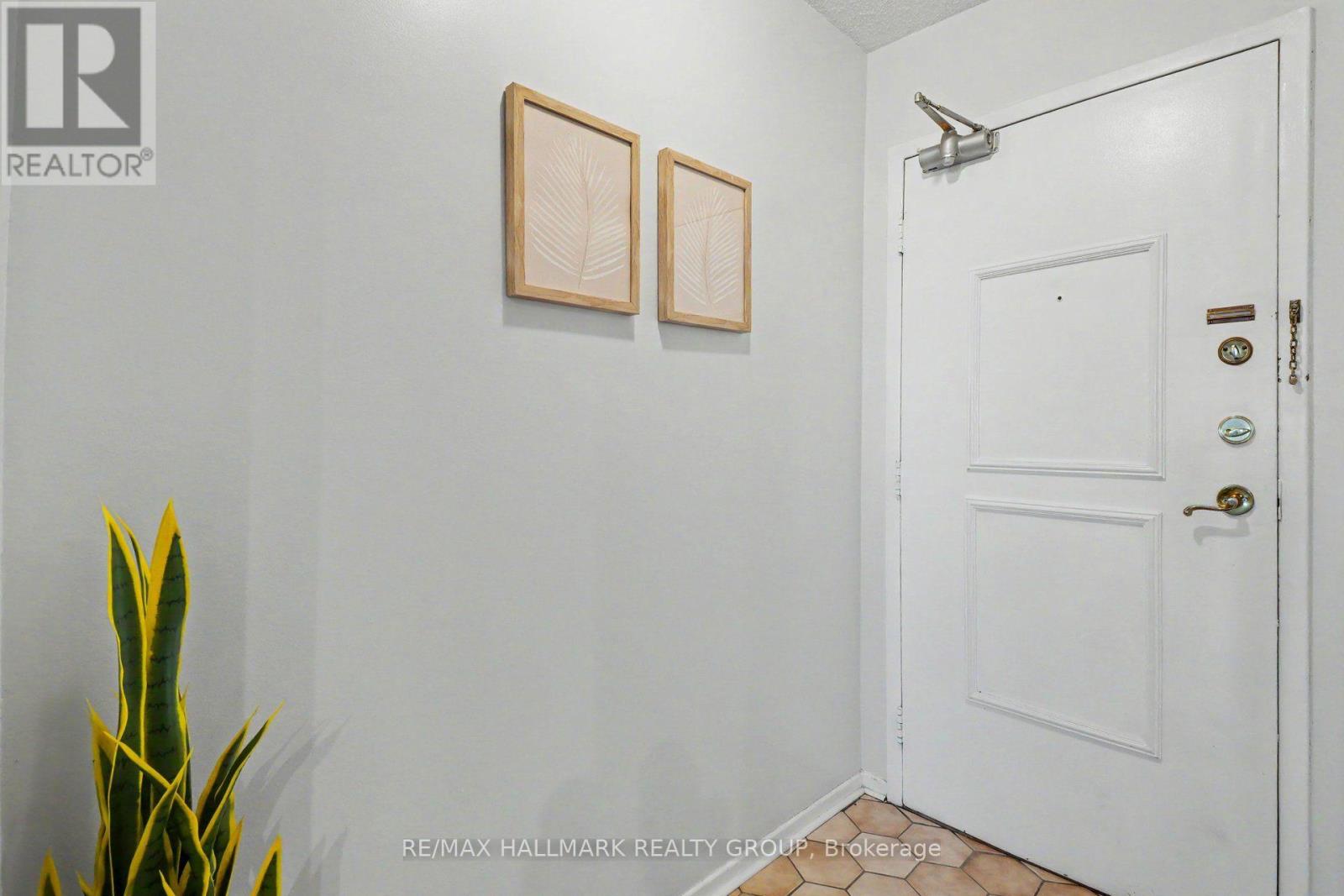 401 - 2630 Southvale Crescent, Ottawa, Ontario  K1B 4S8 - Photo 3 - X14100536